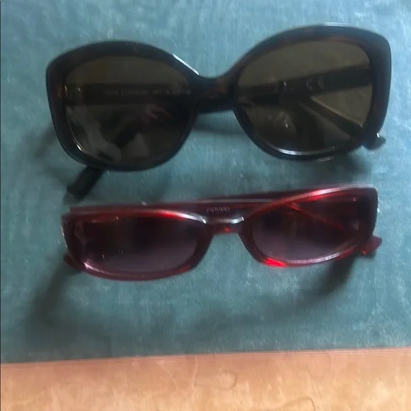 Black and Red Sunglasses Set - Picture 1 of 4